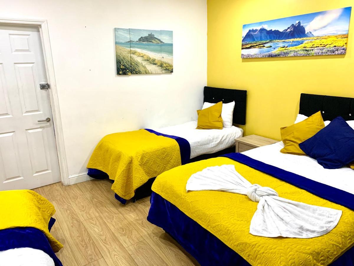 Apartament 2 Bedroom Apartment, Kitchen, Reception And Private Garden *