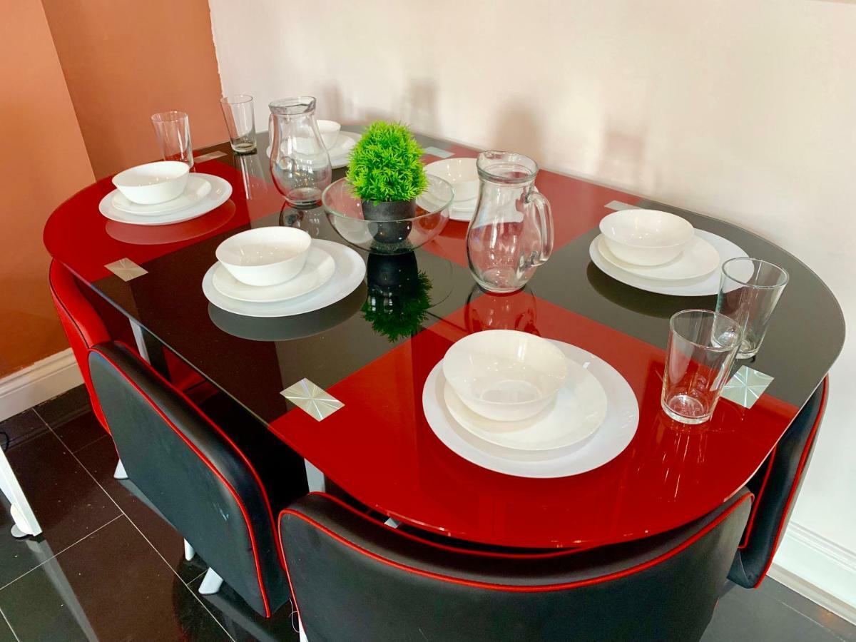 2 Bedroom Apartment, Kitchen, Reception And Private Garden Apartament Londra